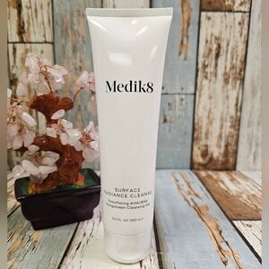 Medik8  Surface Radiance Cleanse